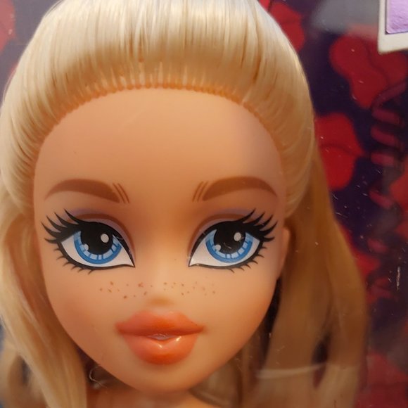 BRATZ METALLIC MADNESS CHLOE - Picture 2 of 8